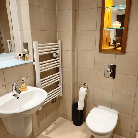 City Centre 2 Bed & 2 Bath Apartment With Free Secured Parking Near University And Hospital Sheffield Exterior foto