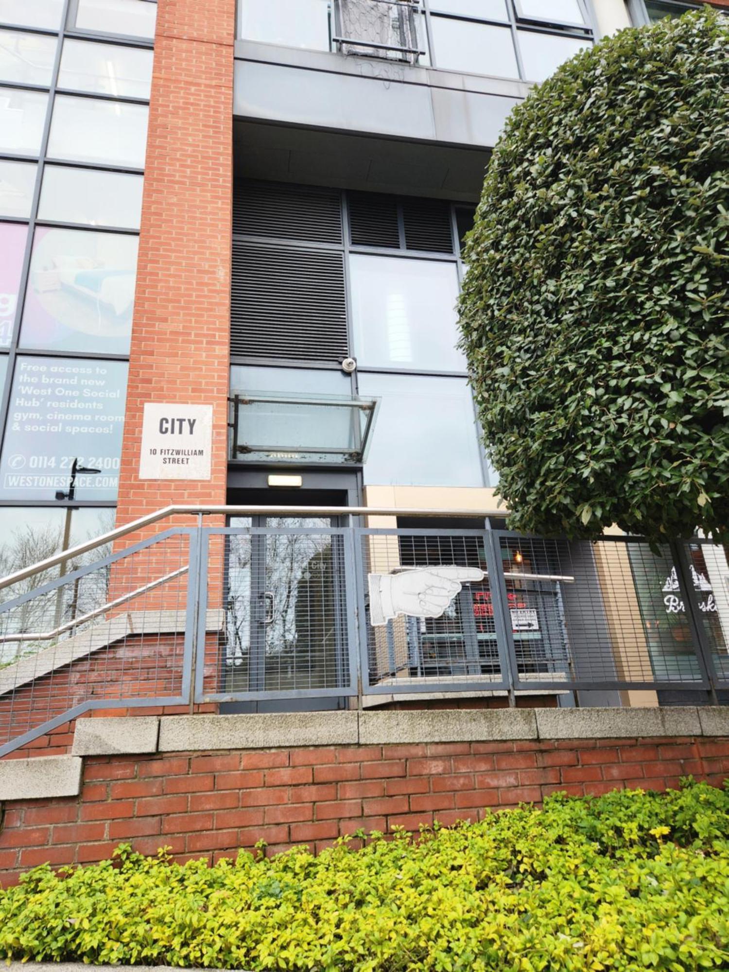 Centre 2 Bed & 2 Bath With Free Secured Parking Near And Hospital Apartamento