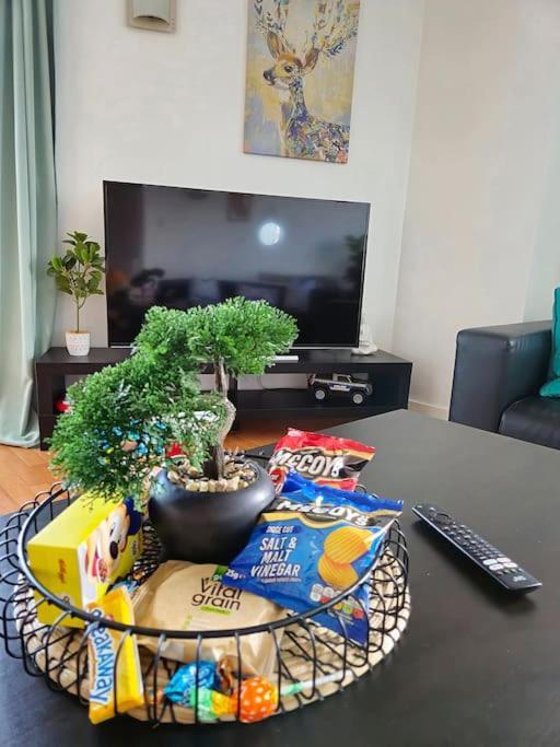 Centre 2 Bed & 2 Bath With Free Secured Parking Near And Hospital Apartamento *