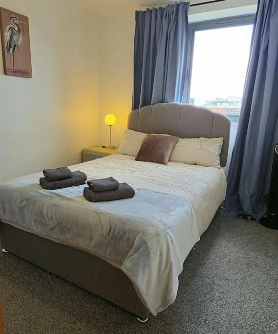 Centre 2 Bed & 2 Bath With Free Secured Parking Near And Hospital Apartamento *